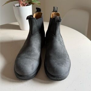 Blundstone Dark Gray Chelsea Boots